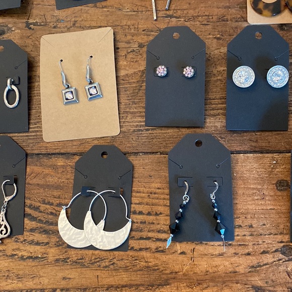 EARRINGS - 60 Pairs - Picture 4 of 17